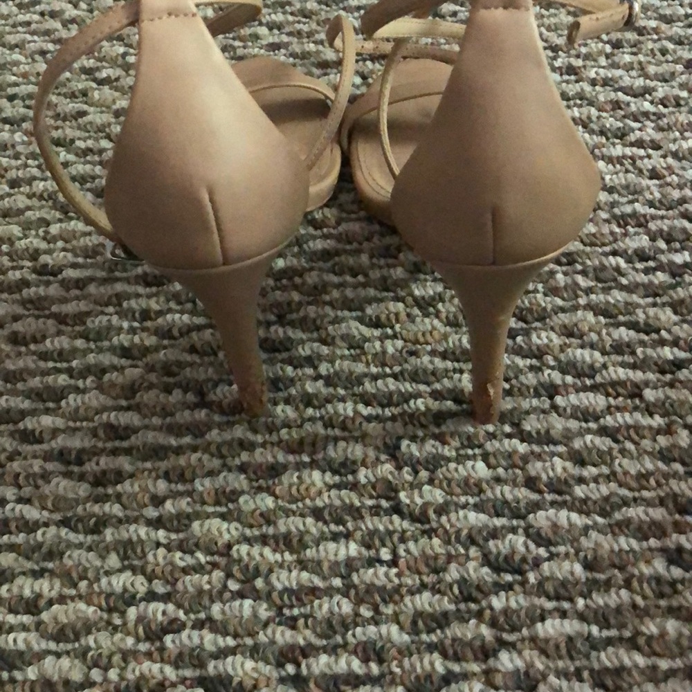 Steve Madden size 8 tan/nude heel - Picture 2 of 2